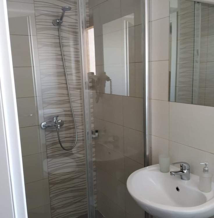 Apartments Mostrovi Ohrid Quarto foto